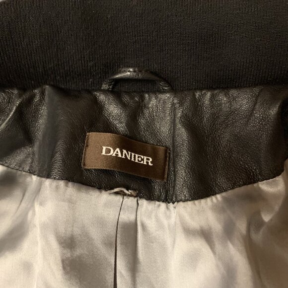 Danier Black Leather Winter Coat Size M-L - Picture 4 of 4
